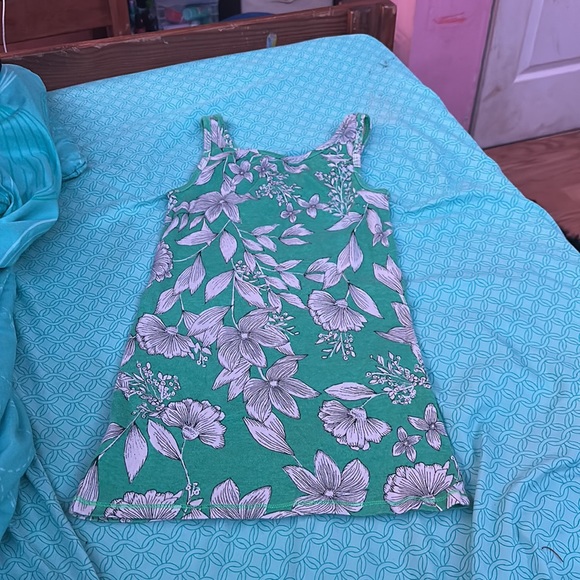 Green with white flower tank top - Picture 3 of 3